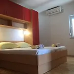 Pavlinovic Jure Apartman *