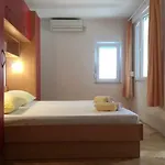 Pavlinovic Jure * Makarska