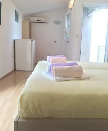 Pavlinovic Jure * מאקרסקה