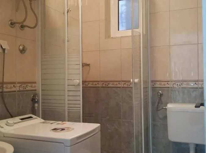 Pavlinovic Jure * מאקרסקה