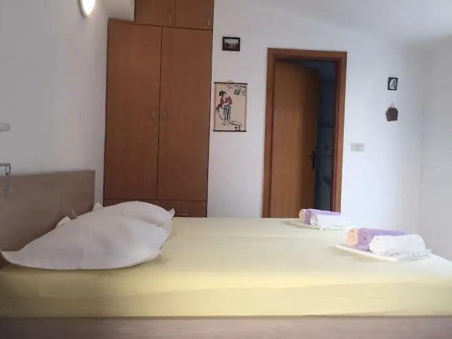 Pavlinovic Jure * Макарська