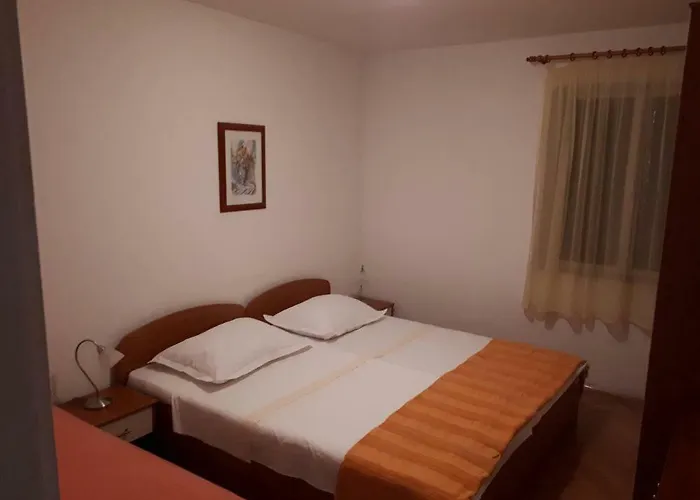 Pavlinovic Jure Апартаменти Макарська