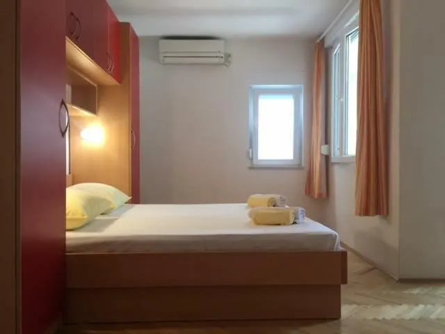 Pavlinovic Jure * Макарська